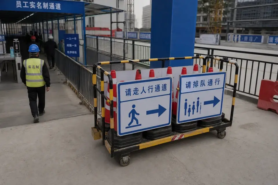 便携行人导流排队车班次复核套件实拍参考图